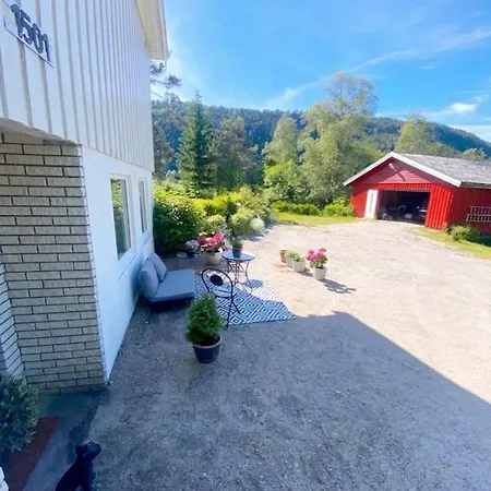 Spacious 1-bedroom, Large Living Haven In Leilighet *